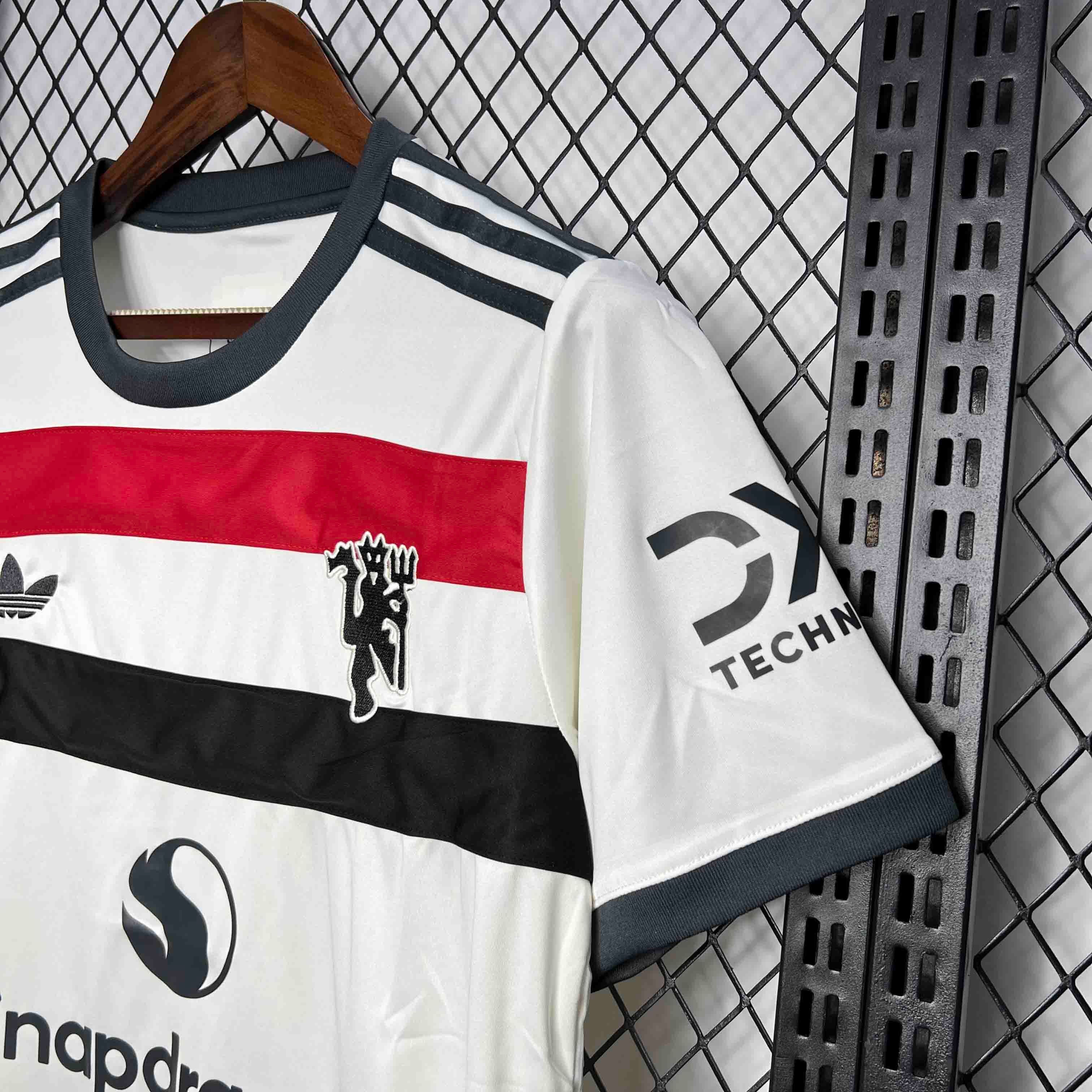MANCHESTER UNITED - MAILLOT EXTÉRIEUR THIRD 24/25