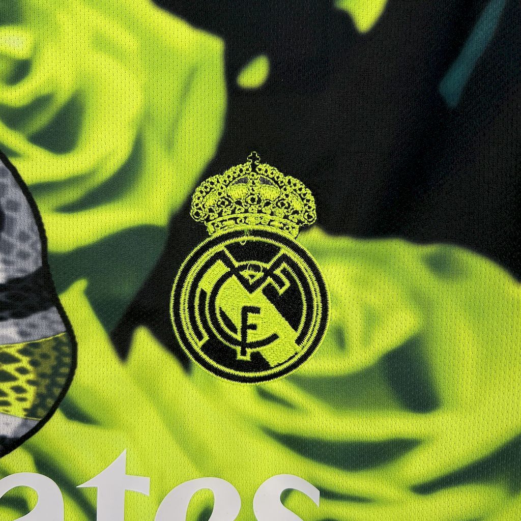 REAL MADRID - MAILLOT CONCEPT "SERPENT ROSE" 25/26