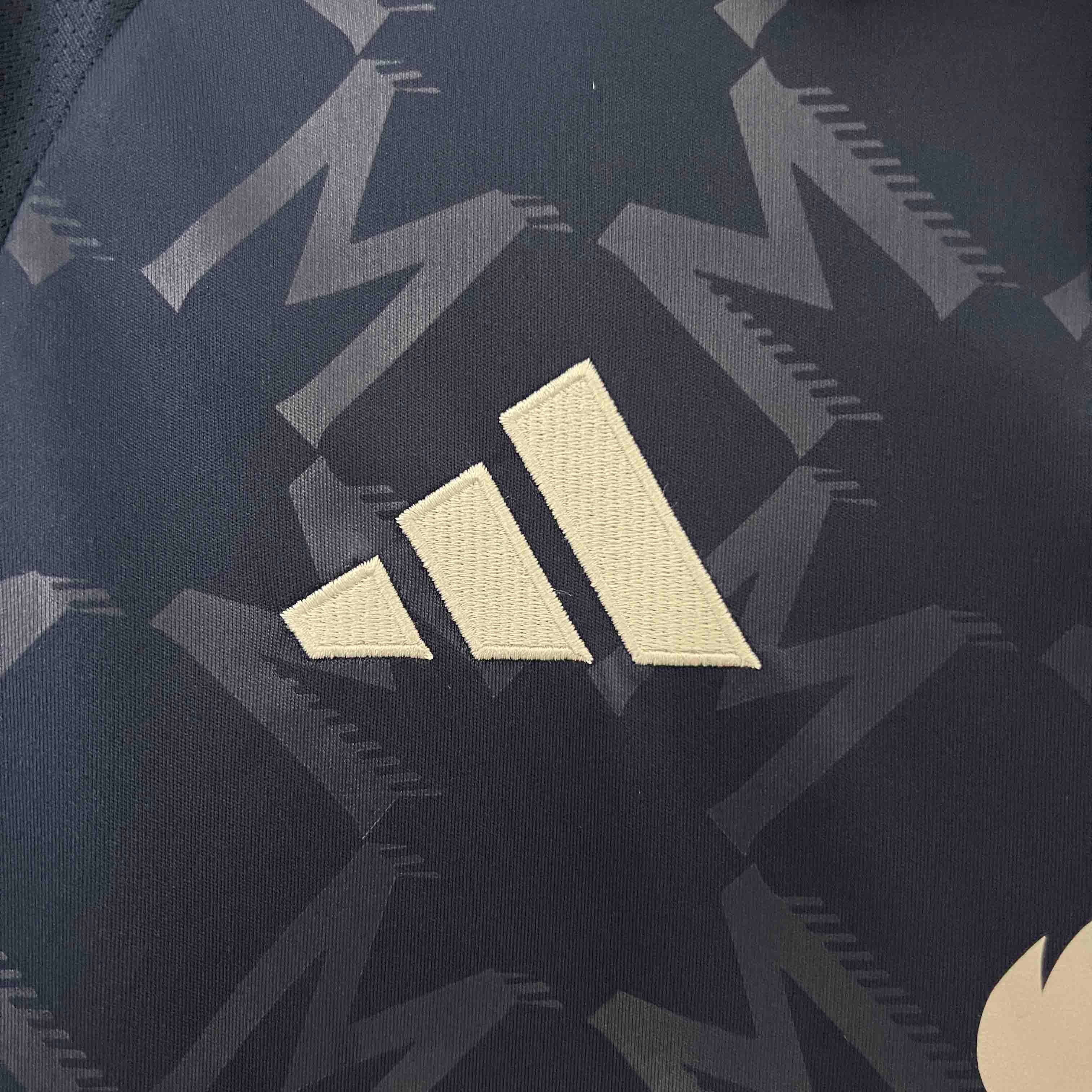 MANCHESTER UNITED - MAILLOT EXTÉRIEUR 24/25