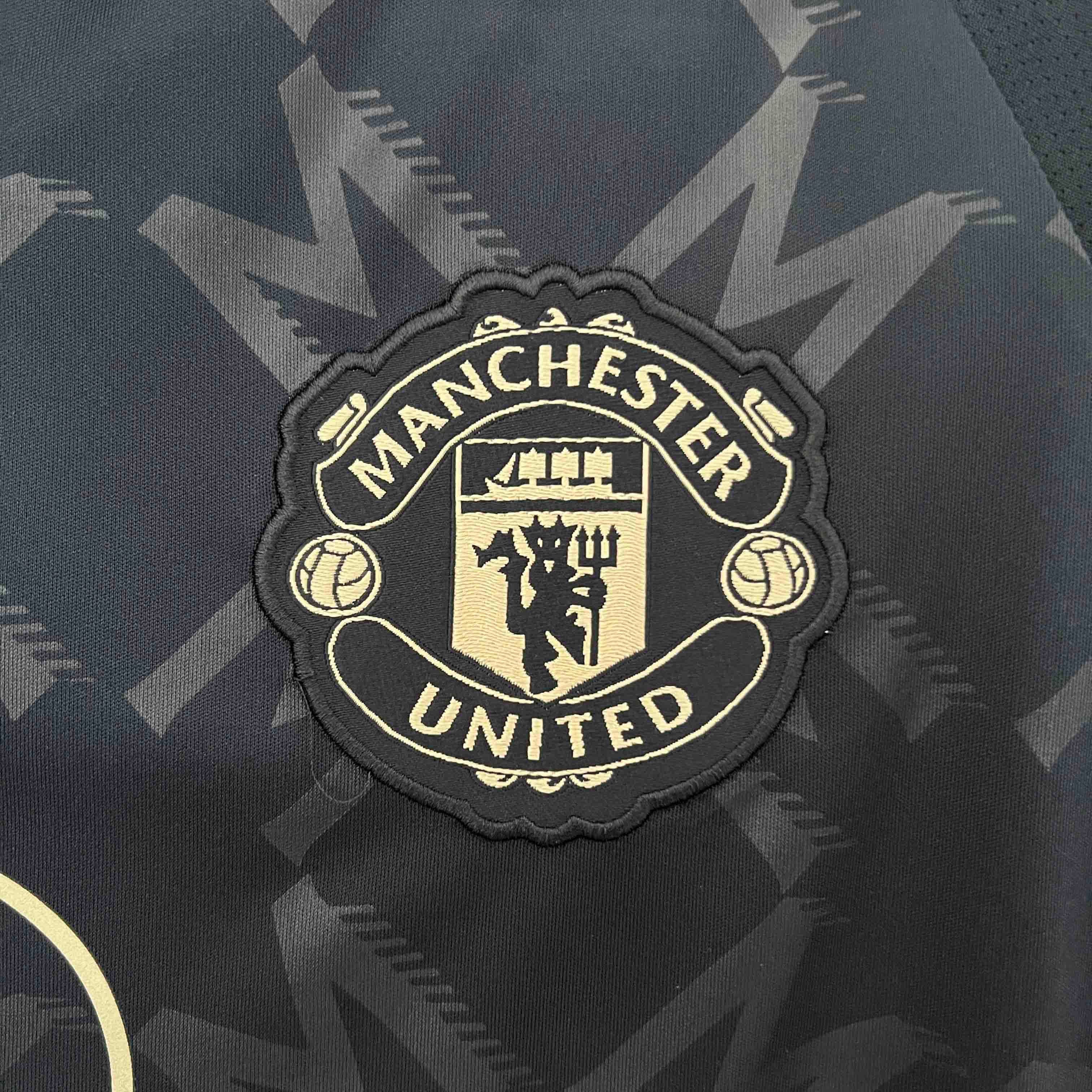 MANCHESTER UNITED - MAILLOT EXTÉRIEUR 24/25