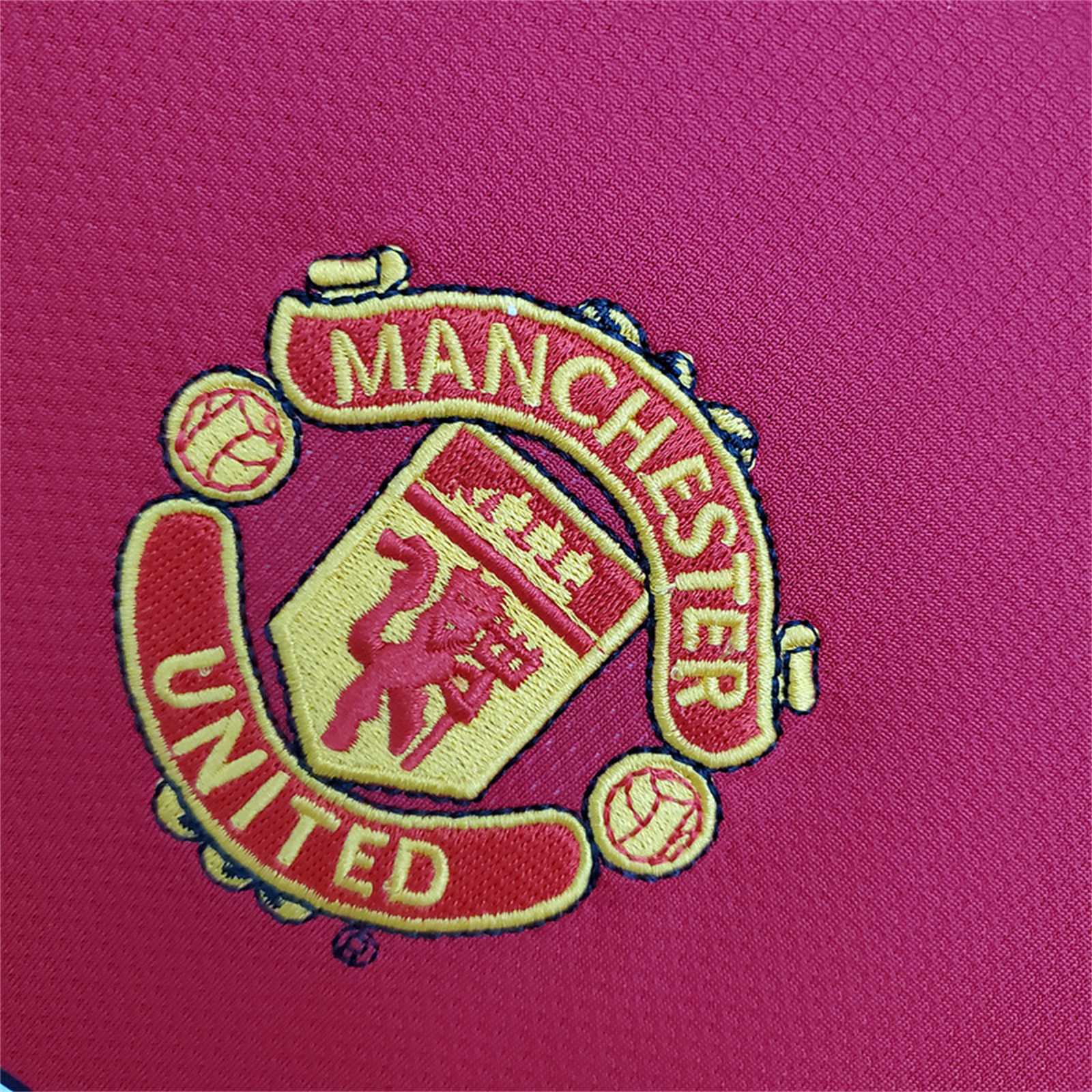 MANCHESTER UNITED - MAILLOT DOMICILE RETRO 04/06