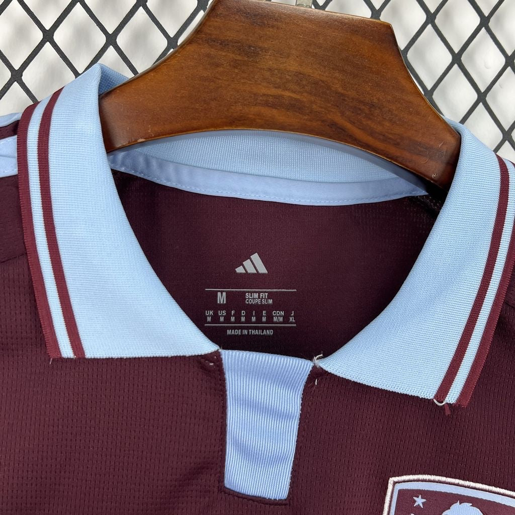 Leazofoot Aston Villa 26/27 home jersey featuring a claret and light blue polo collar and slim fit design.