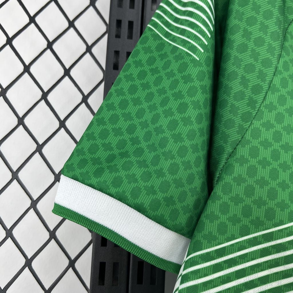 Leazofoot BETIS SÉVILLE 26/27 home jersey, green with white trim and subtle geometric pattern.