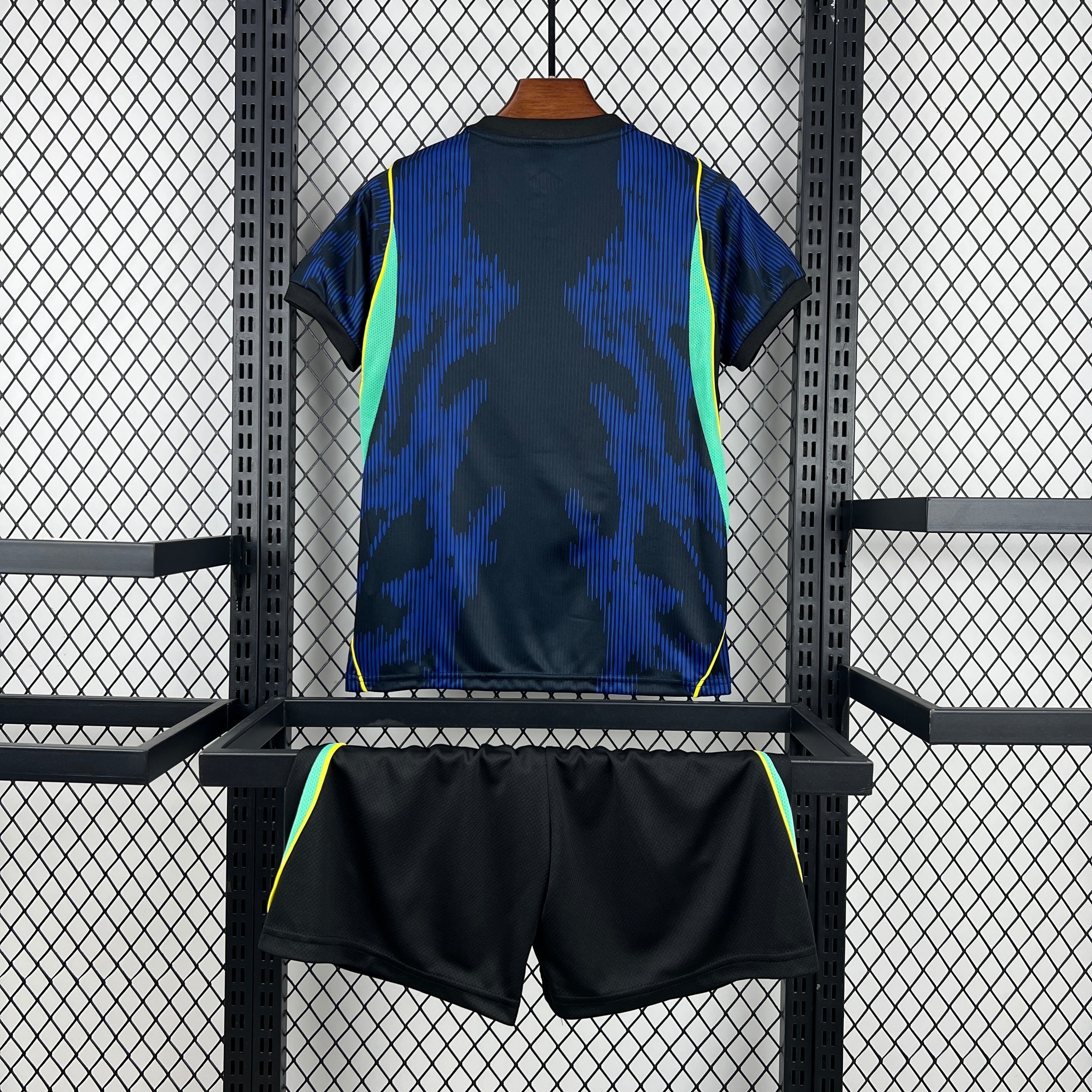 Leazofoot BRÉSIL kids' outdoor soccer jersey and shorts set in blue with black and green accents.