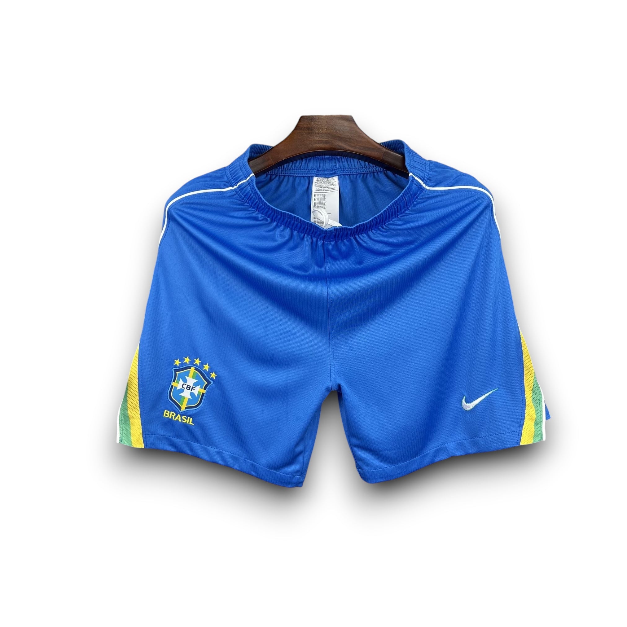 Leazofoot BRÉSIL - SHORT DOMICILE 2026 blue soccer shorts with yellow and green side stripes and CBF logo.