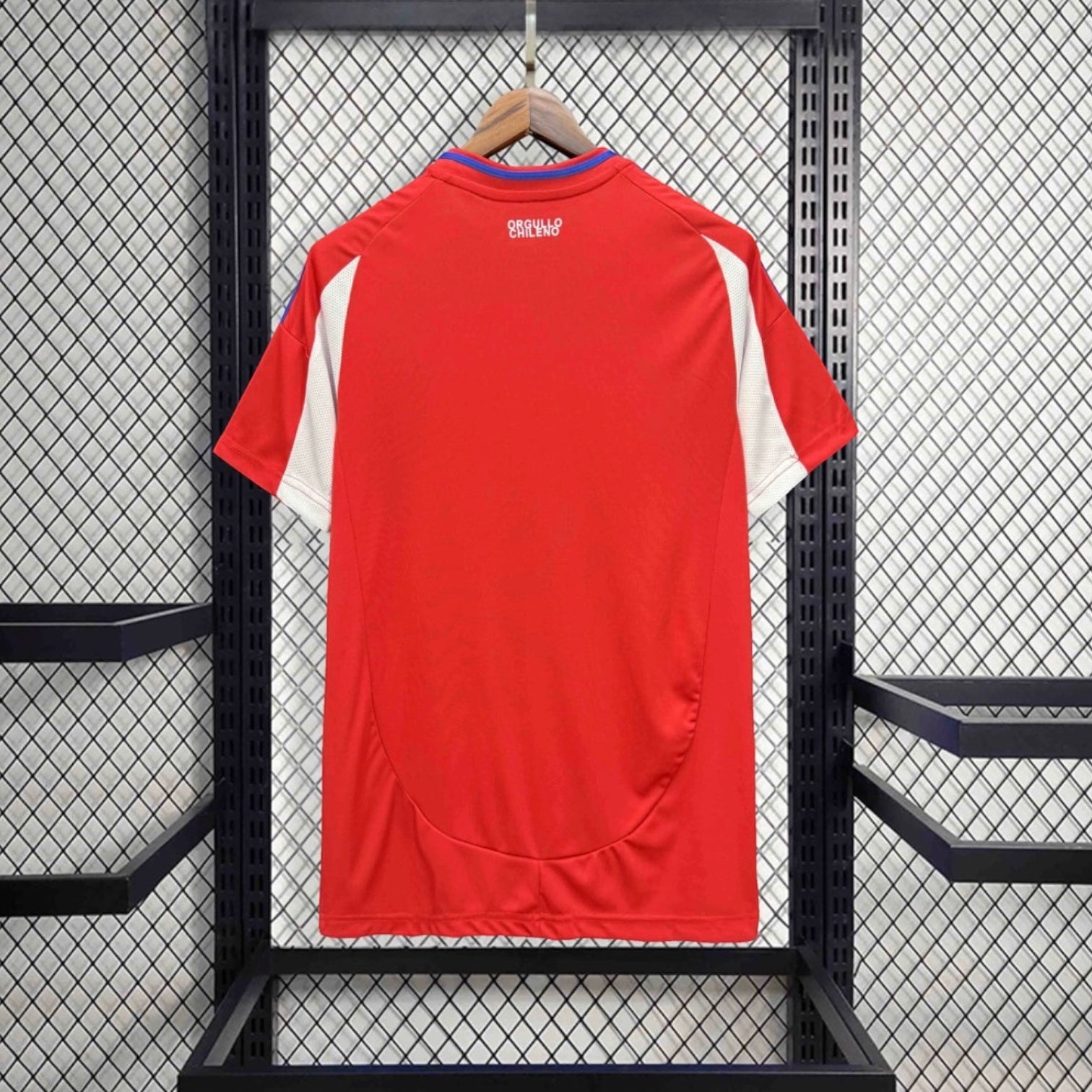 Leazofoot Chile 2024 home soccer jersey in red with white side panels and Orgullo Chileno detail on the back neck.