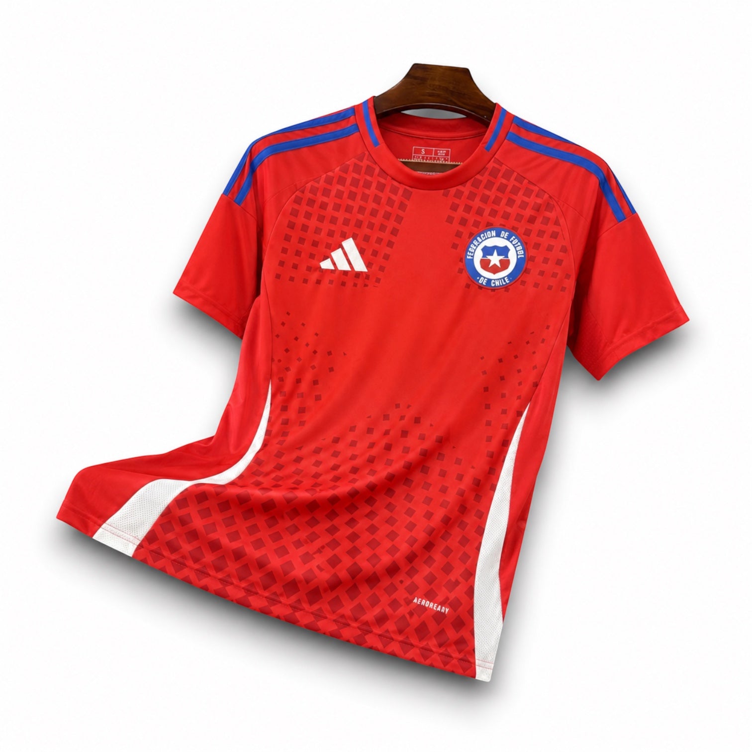 Leazofoot Chile 2024 home soccer jersey in red with blue shoulder stripes, white accents, and team crest.