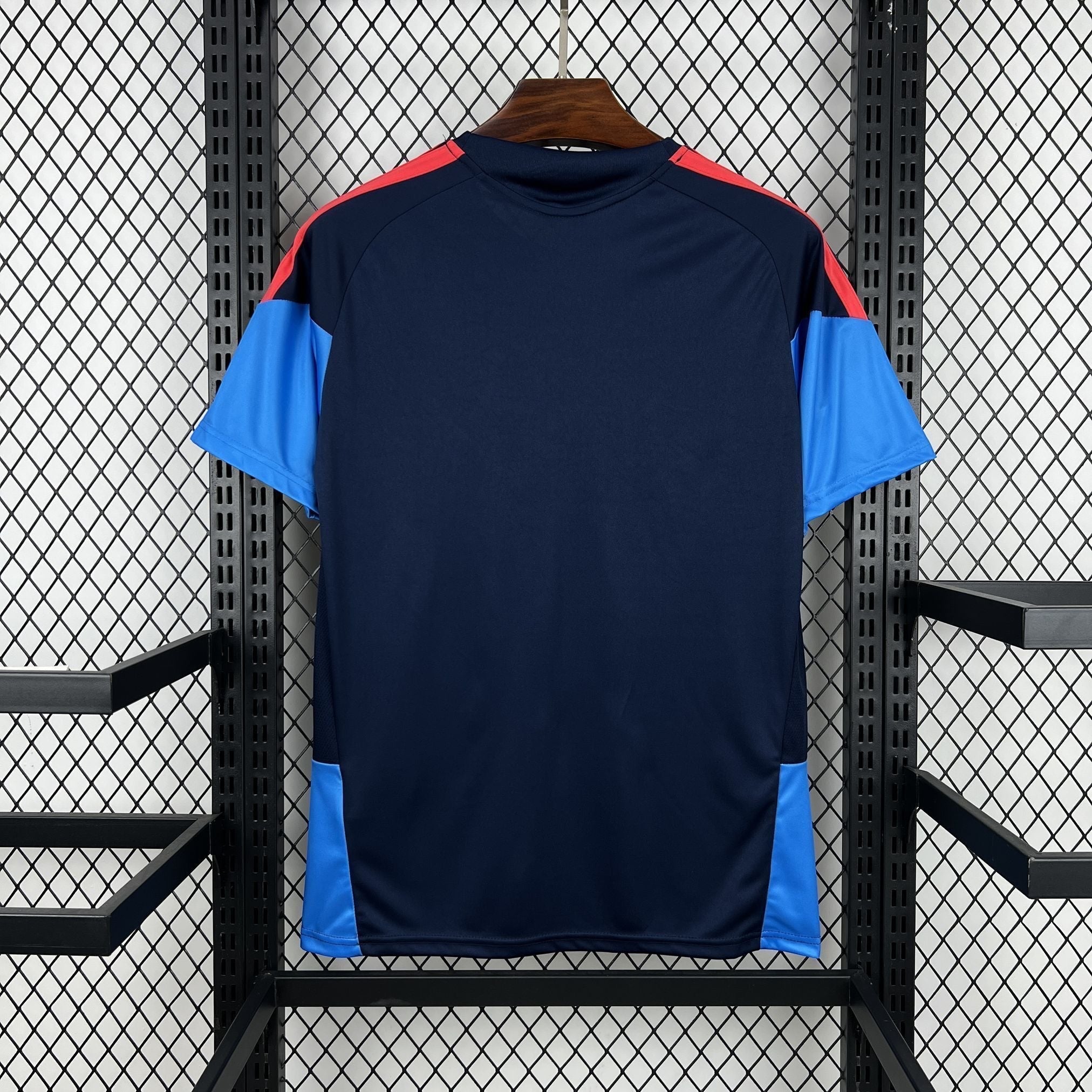 Leazofoot COLOMBIE - MAILLOT AVANT MATCH 2026 navy blue short sleeve soccer jersey with red and light blue accents.