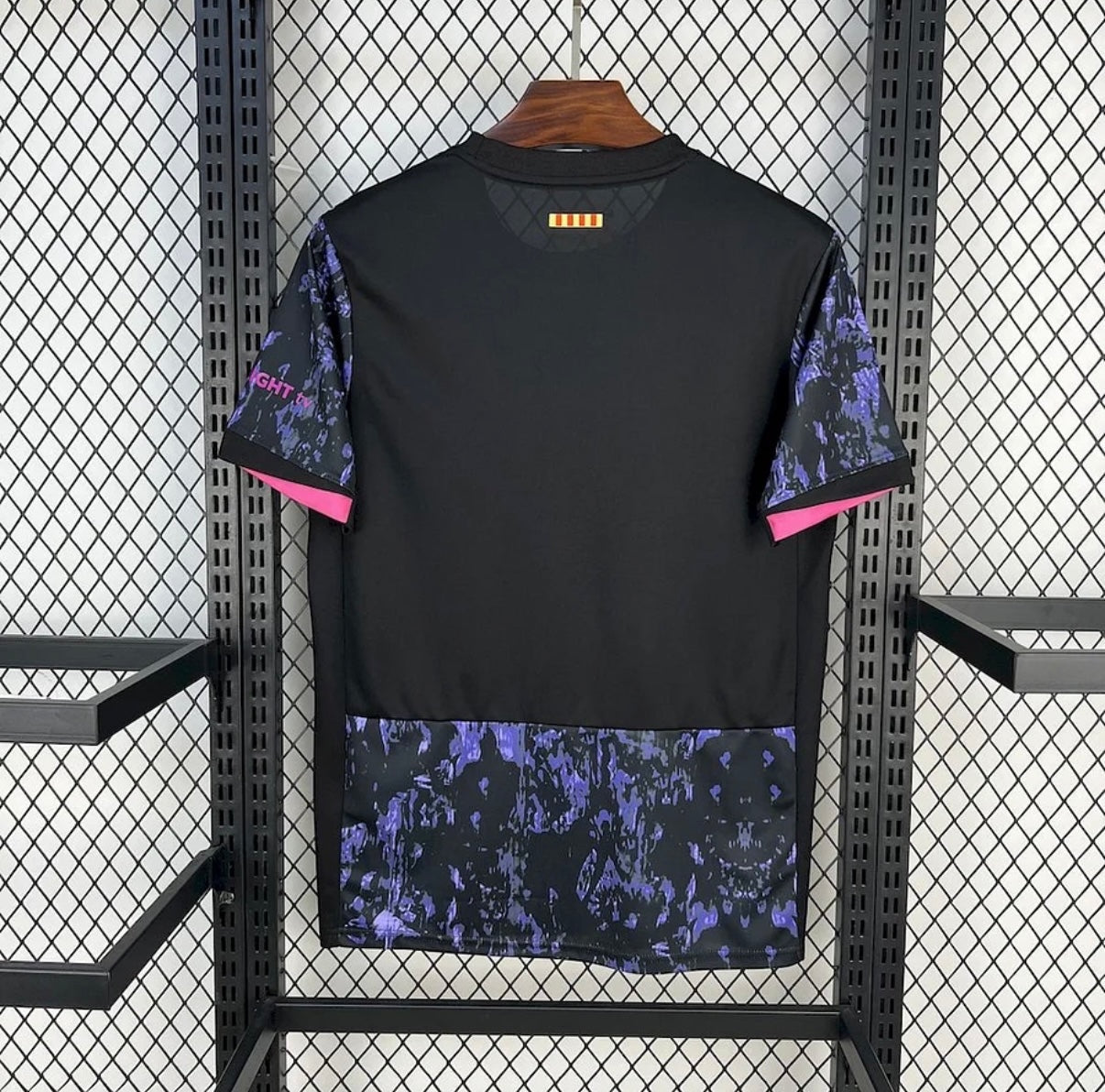 Leazofoot FC Barcelone 25/26 concept jersey in black with purple abstract patterns and pink sleeve trim details.