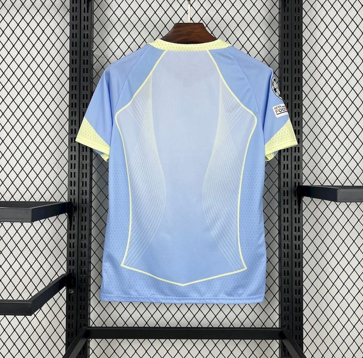 Leazofoot FC Barcelone 25/26 concept football jersey in light blue with yellow trim and abstract graphic back design