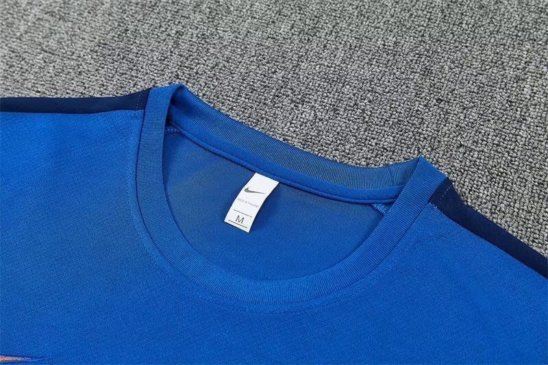Leazofoot France 2026 training jersey in blue with dark blue shoulder accents and crew neck collar