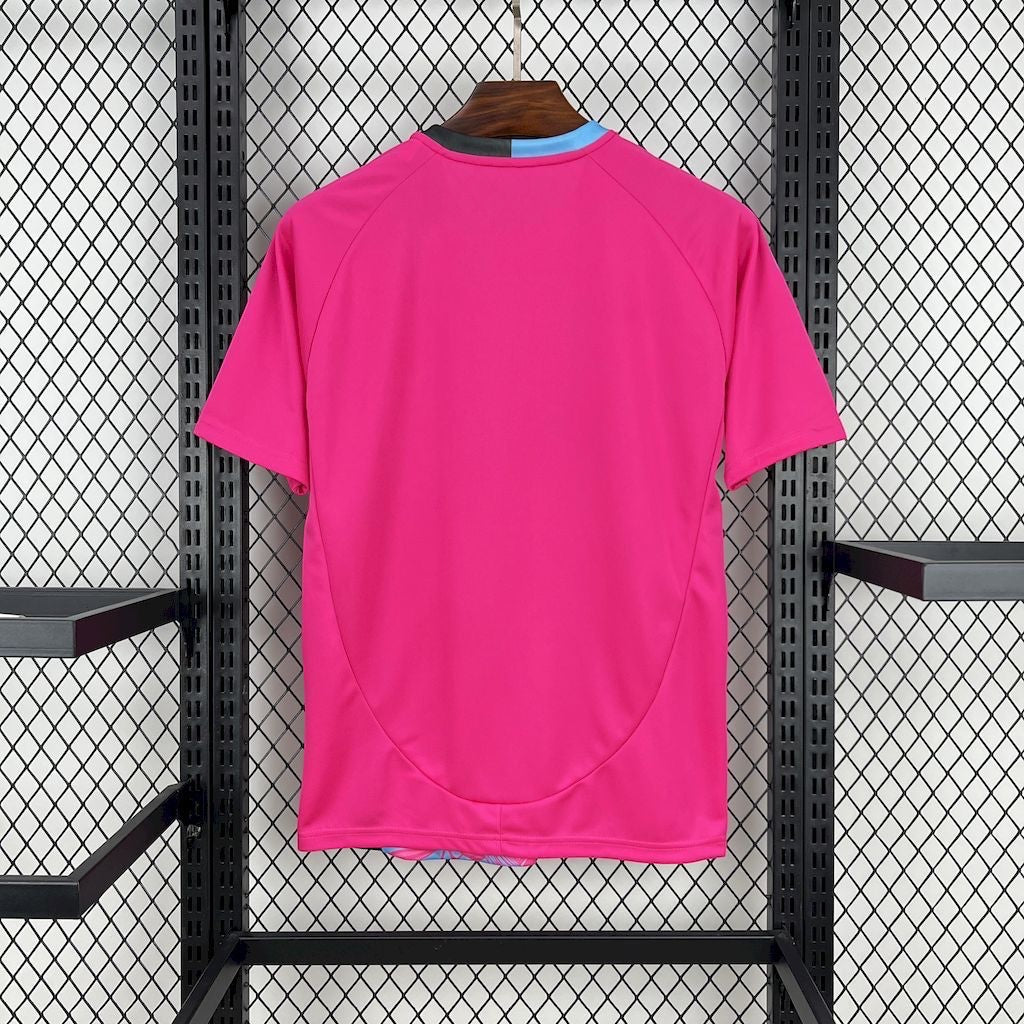 Leazofoot INTER MIAMI 25/26 concept jersey, bright pink with a black and light blue collar detail.