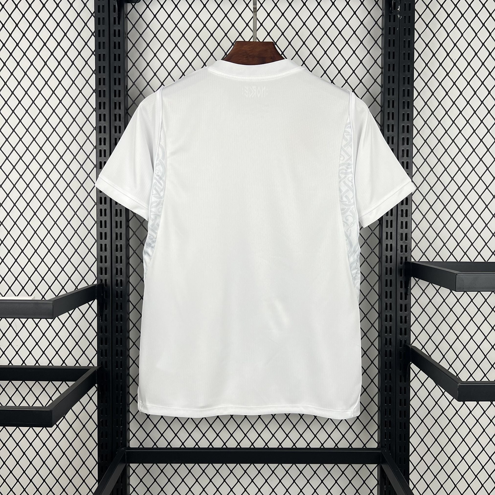 Leazofoot NORVÈGE - MAILLOT THIRD 2026 white short-sleeve soccer jersey with subtle grey geometric pattern on sides.