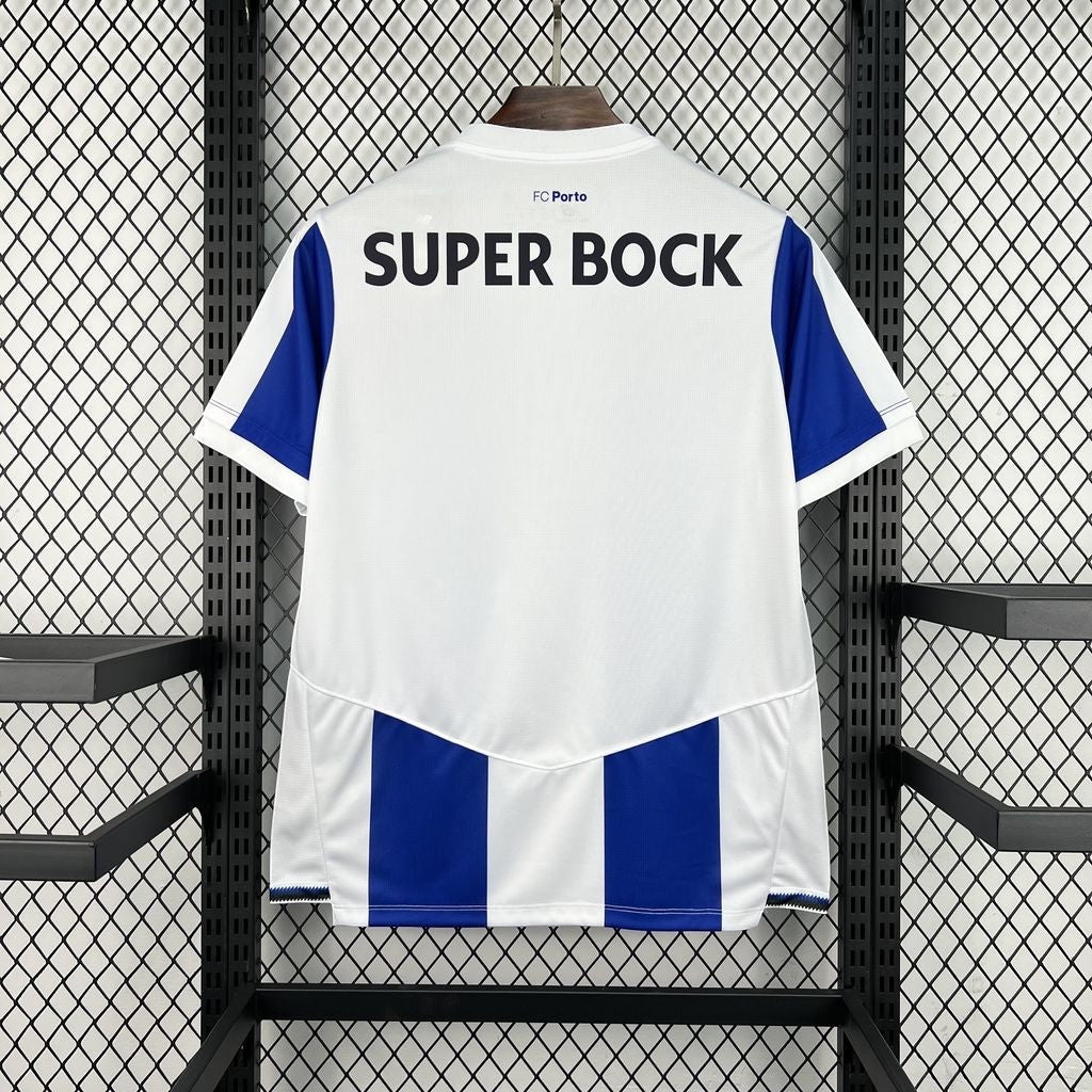 Leazofoot FC Porto 2026/27 home football jersey, white with blue sleeves and striped hem.