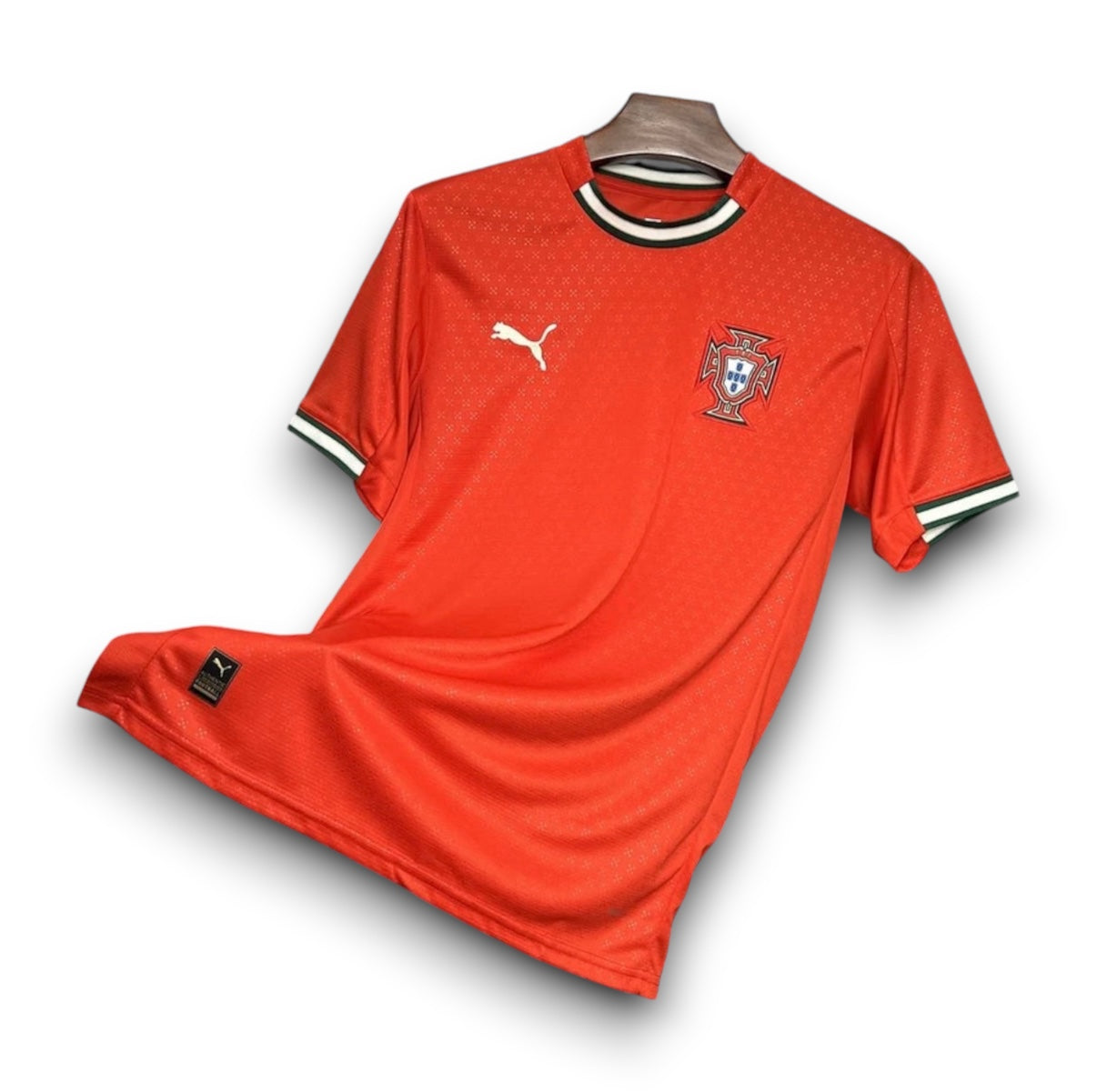 Leazofoot Portugal 2025 home jersey in red with white and green trim, featuring the national team crest and logo.