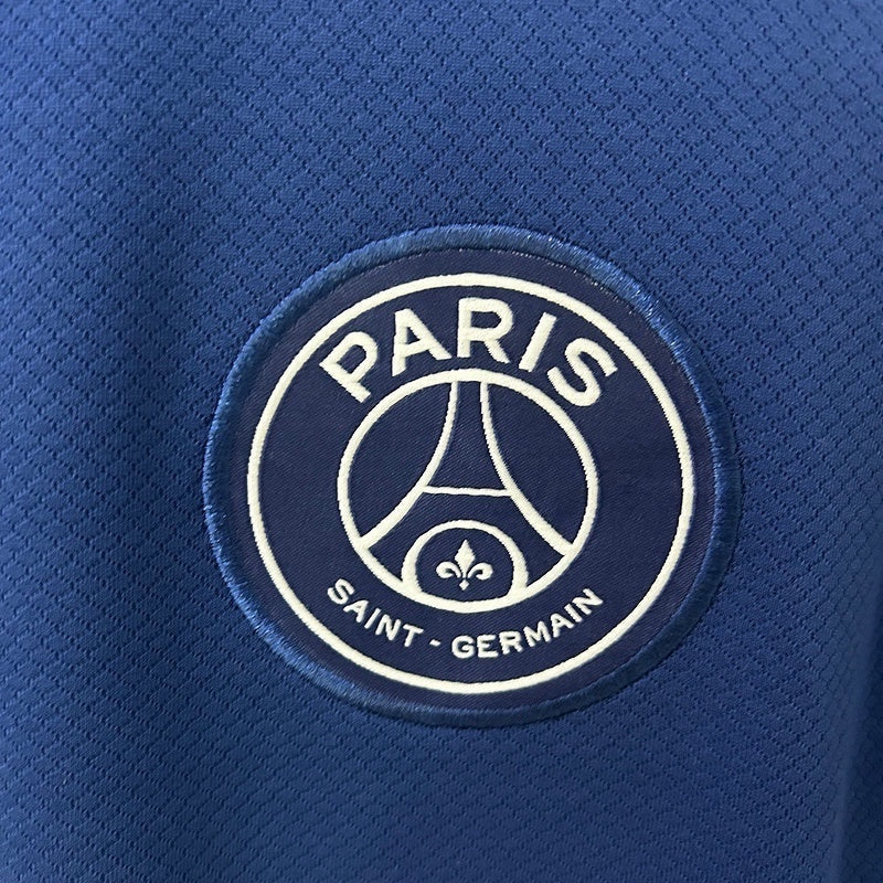 Leazofoot Paris Saint Germain 24/25 fourth jersey featuring a blue textured fabric and embroidered club crest.