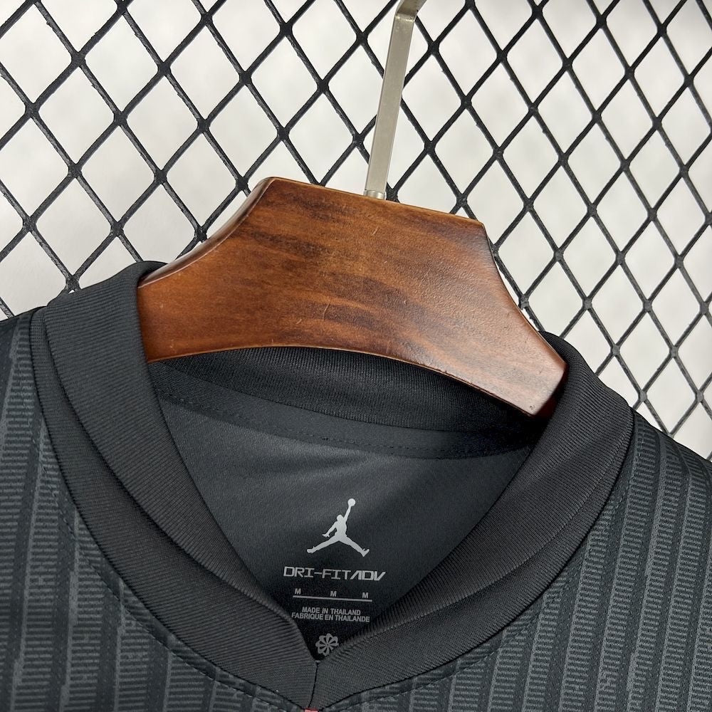 Leazofoot Paris Saint Germain 25/26 fourth jersey in black with Dri-FIT ADV technology and Jordan branding.