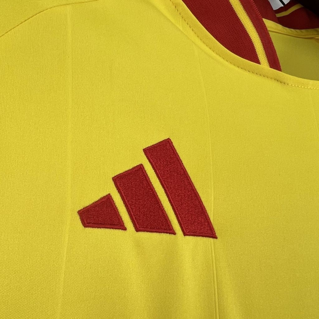 Leazofoot RC Lens 26/27 home jersey in yellow with red embroidered logo and ribbed collar detail.