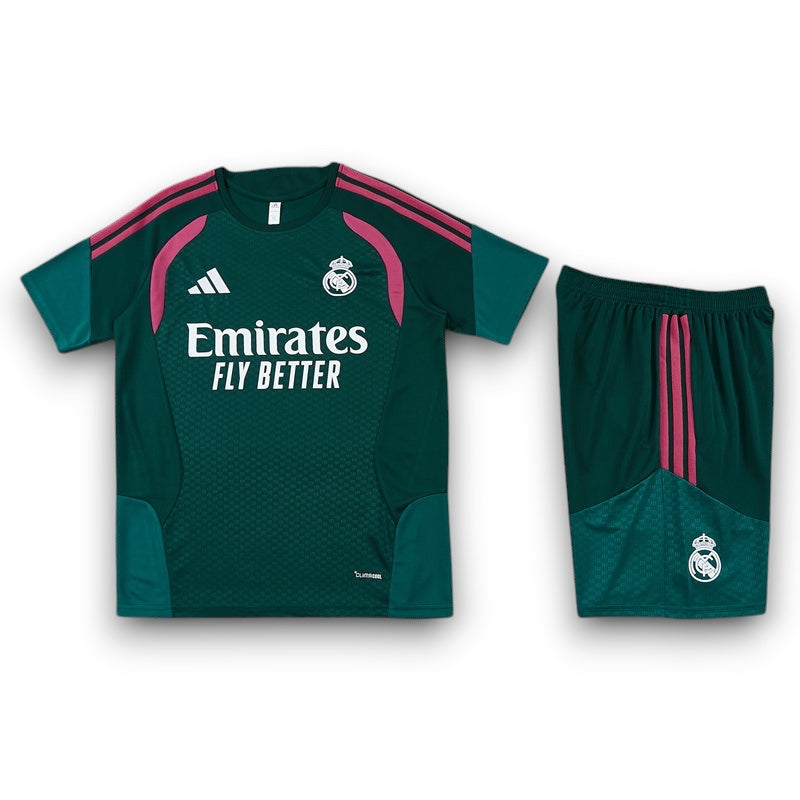 Leazofoot Real Madrid 26/27 training kit in dark green with maroon accents, featuring team crest and sponsor logo.