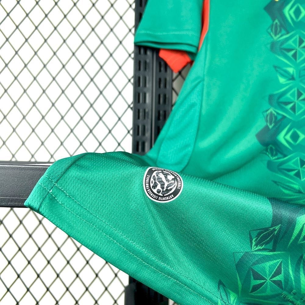 Leazofoot Senegal 2026 away football jersey in green with geometric patterns and authentic licensed product badge.