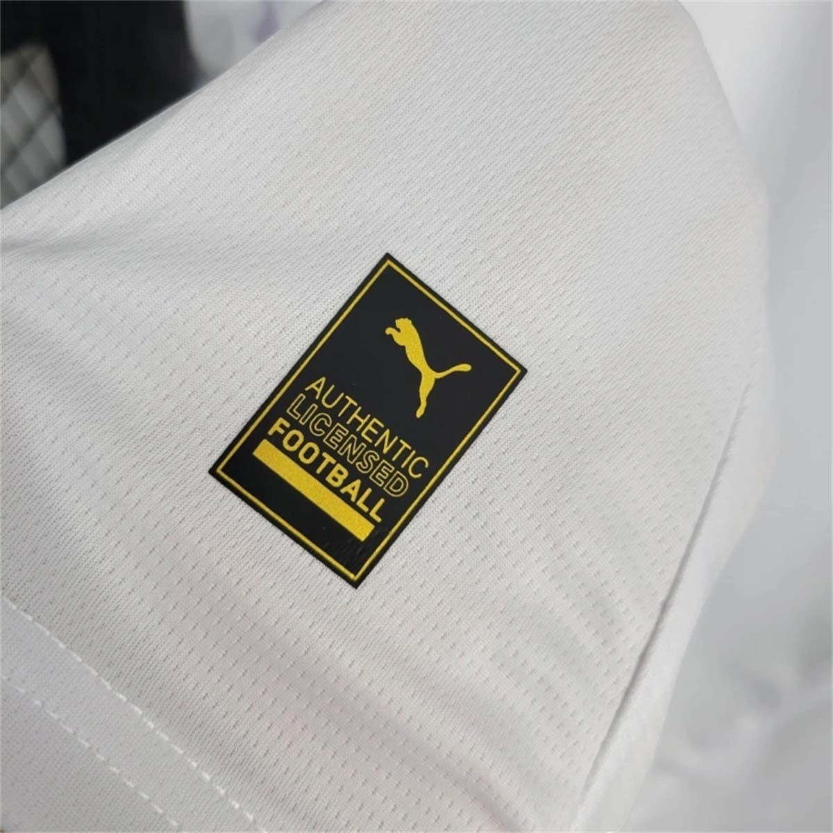 Leazofoot Senegal 24/25 home football jersey featuring an authentic Puma licensed product patch on white fabric.
