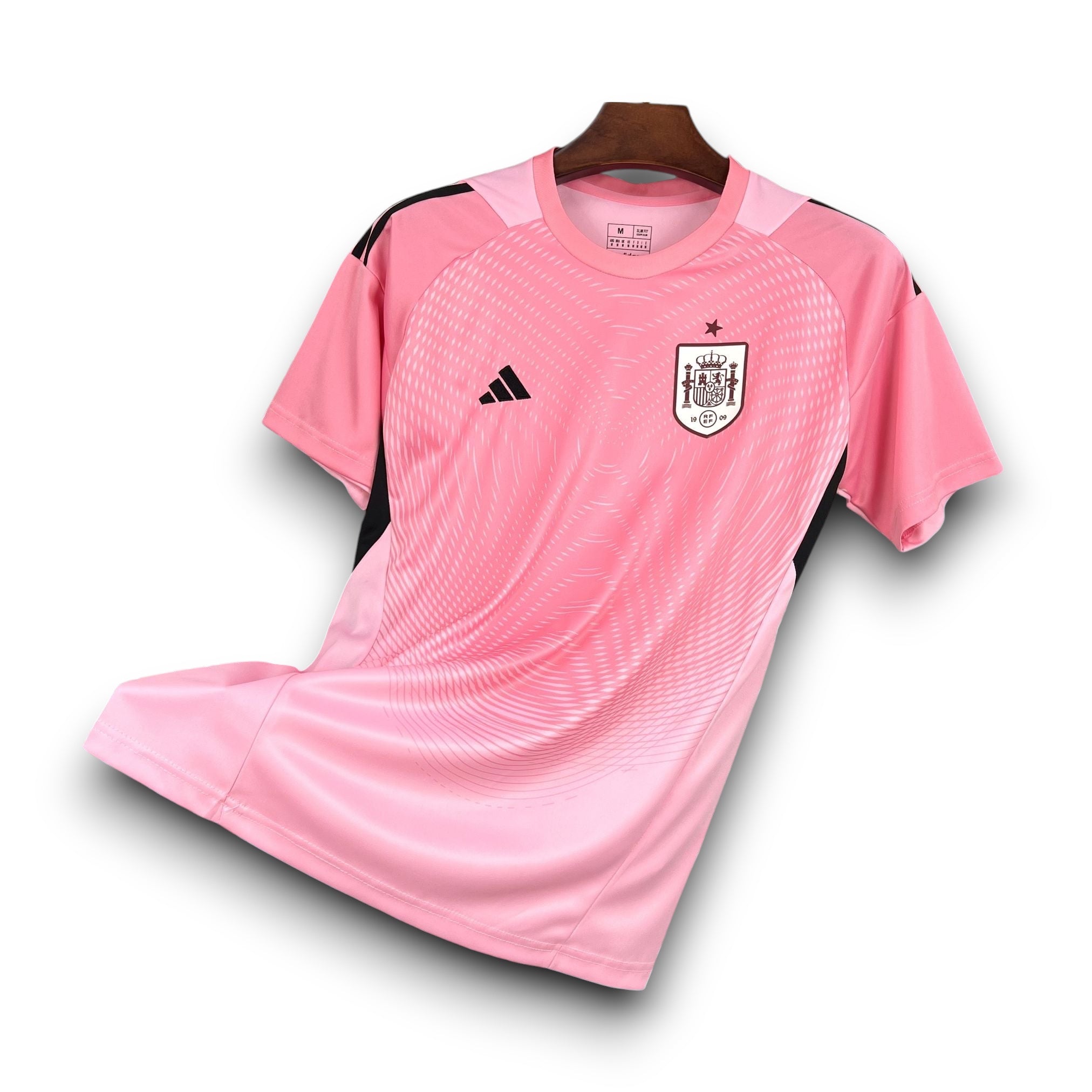 Leazofoot Spain goalkeeper jersey 2026 in pink with black accents and a subtle graphic pattern.
