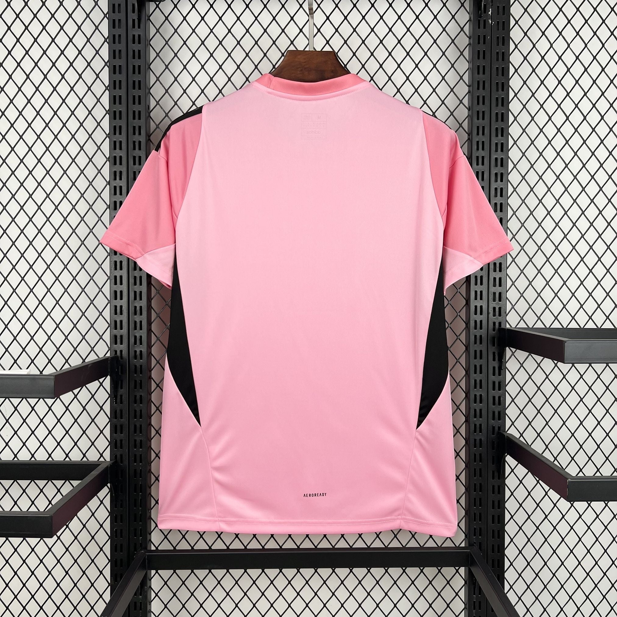 Leazofoot Spain goalkeeper jersey 2026, short sleeve, pink with black accents on sides.