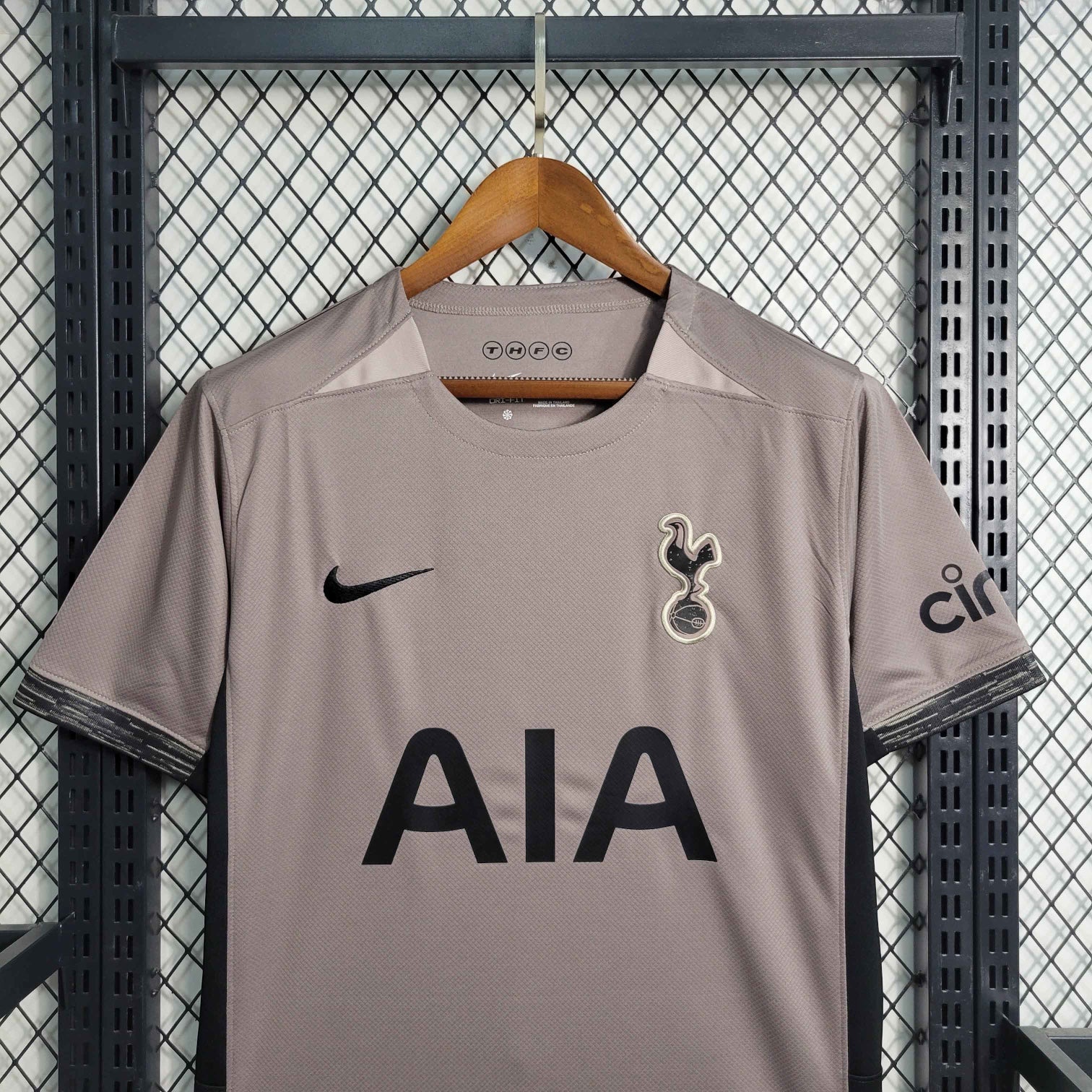 Leazofoot Tottenham Hotspur 23/24 third kit jersey in grey with black AIA sponsor and Nike logo.